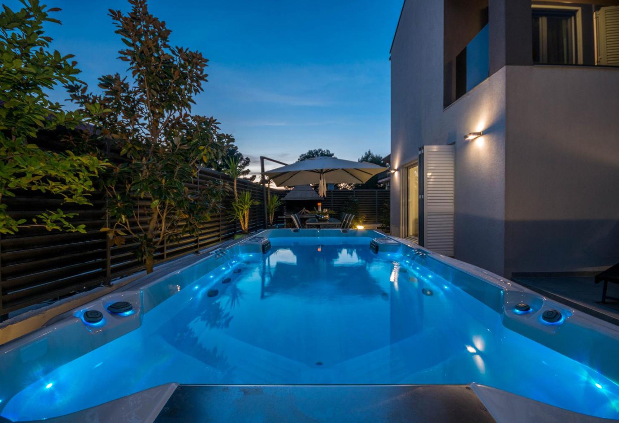 비오그라드나모루 House With Pool Ledenko 아파트 외부 사진