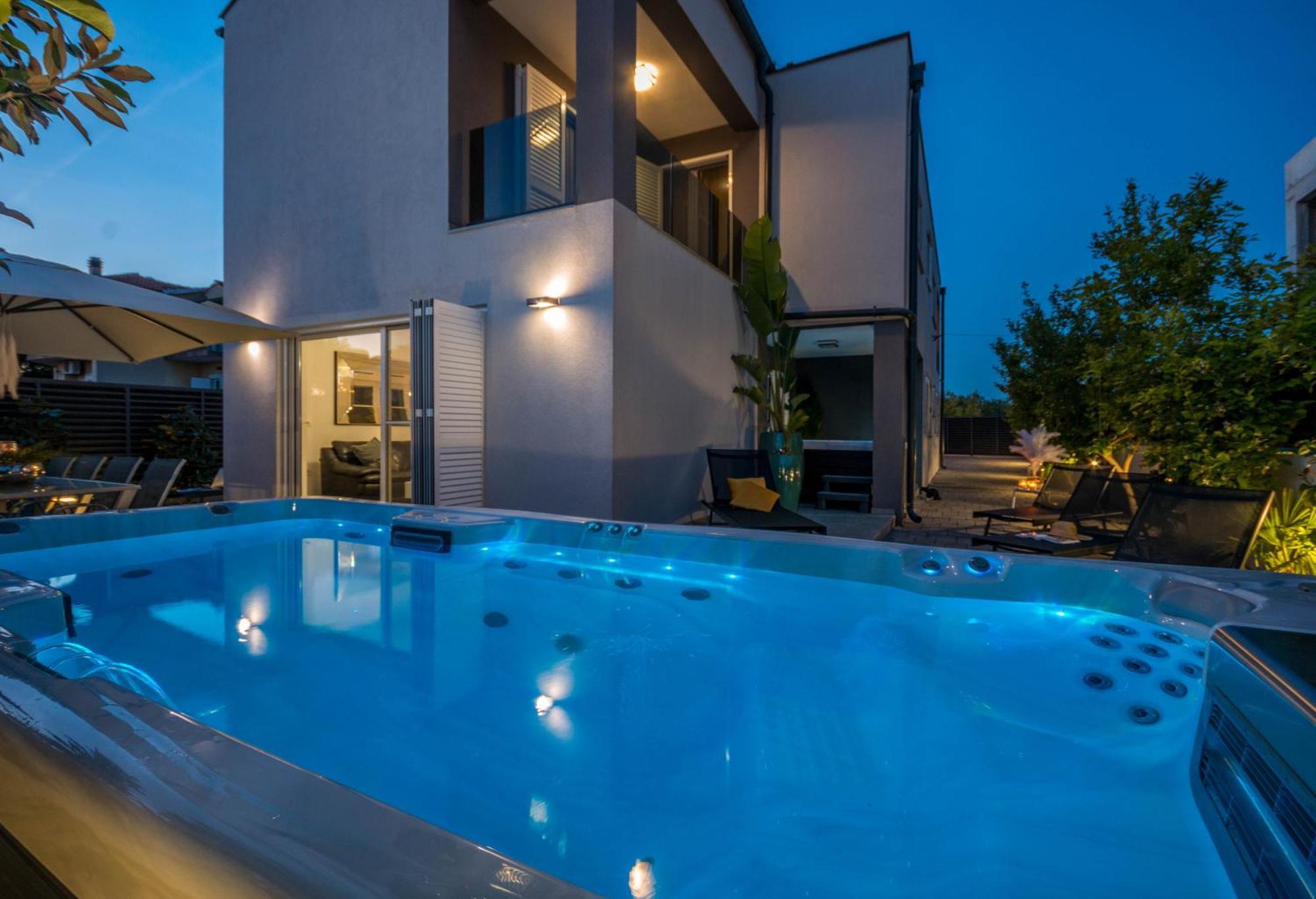 비오그라드나모루 House With Pool Ledenko 아파트 외부 사진