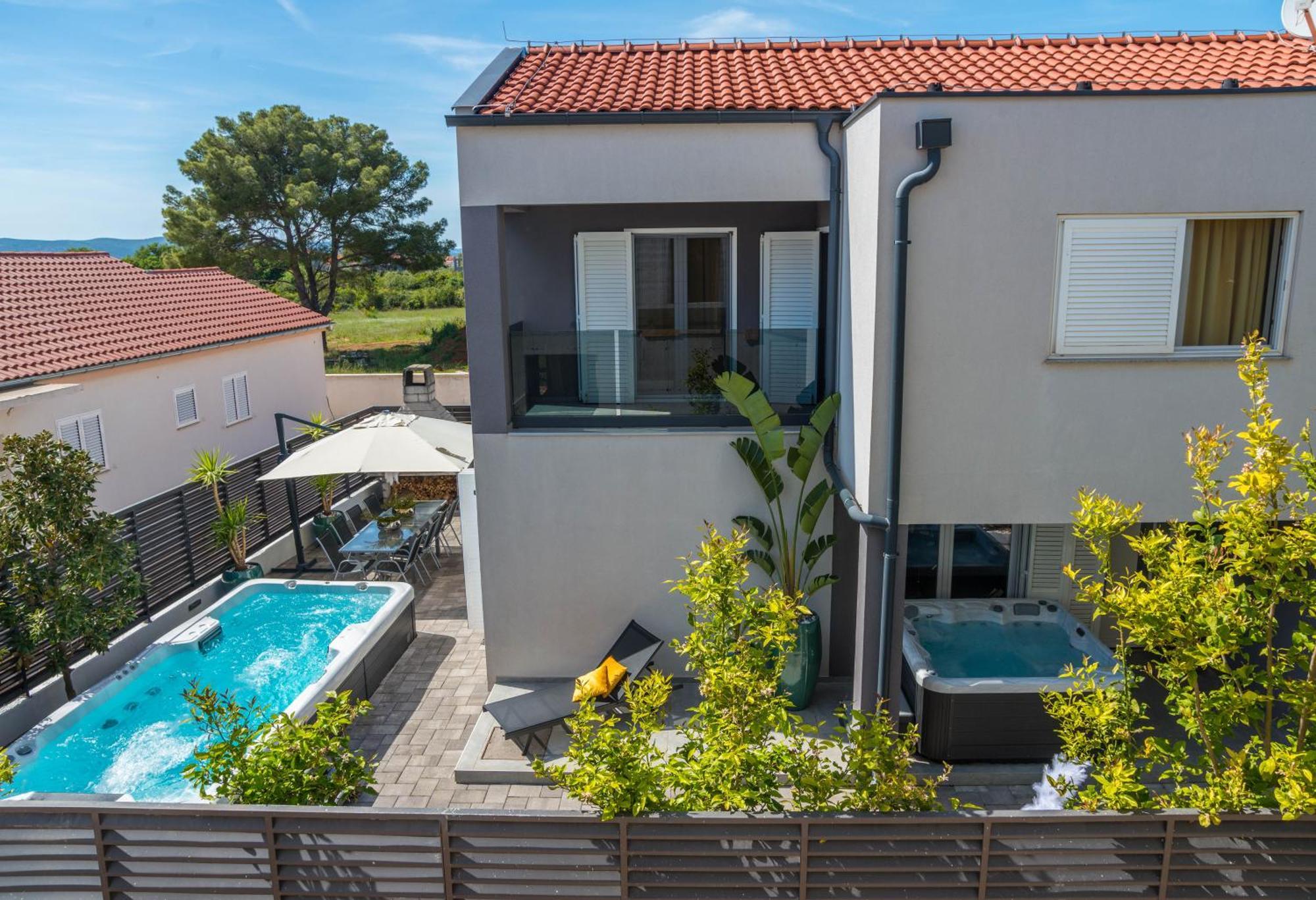 비오그라드나모루 House With Pool Ledenko 아파트 외부 사진